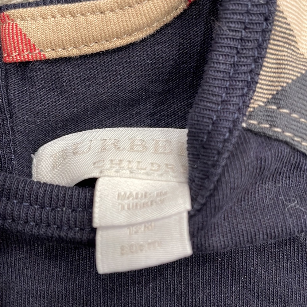 Burberry - Picture 2 of 4